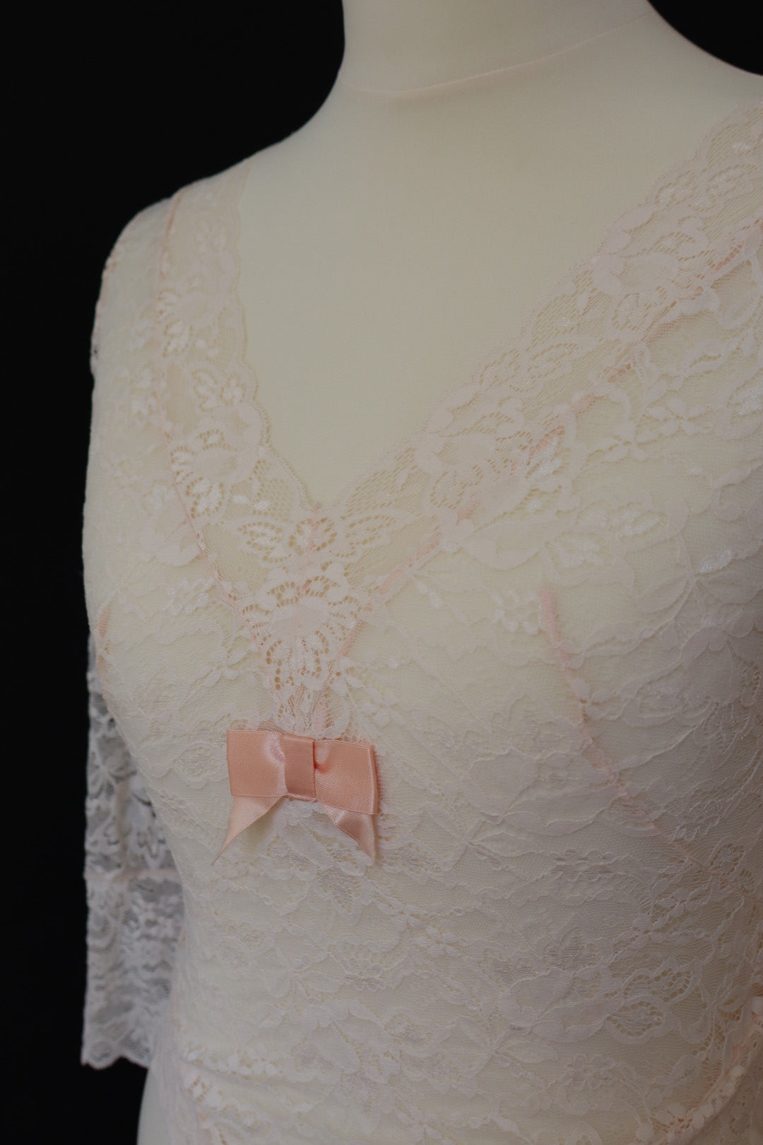 1970’s soft pink lace body with sleeves size Large