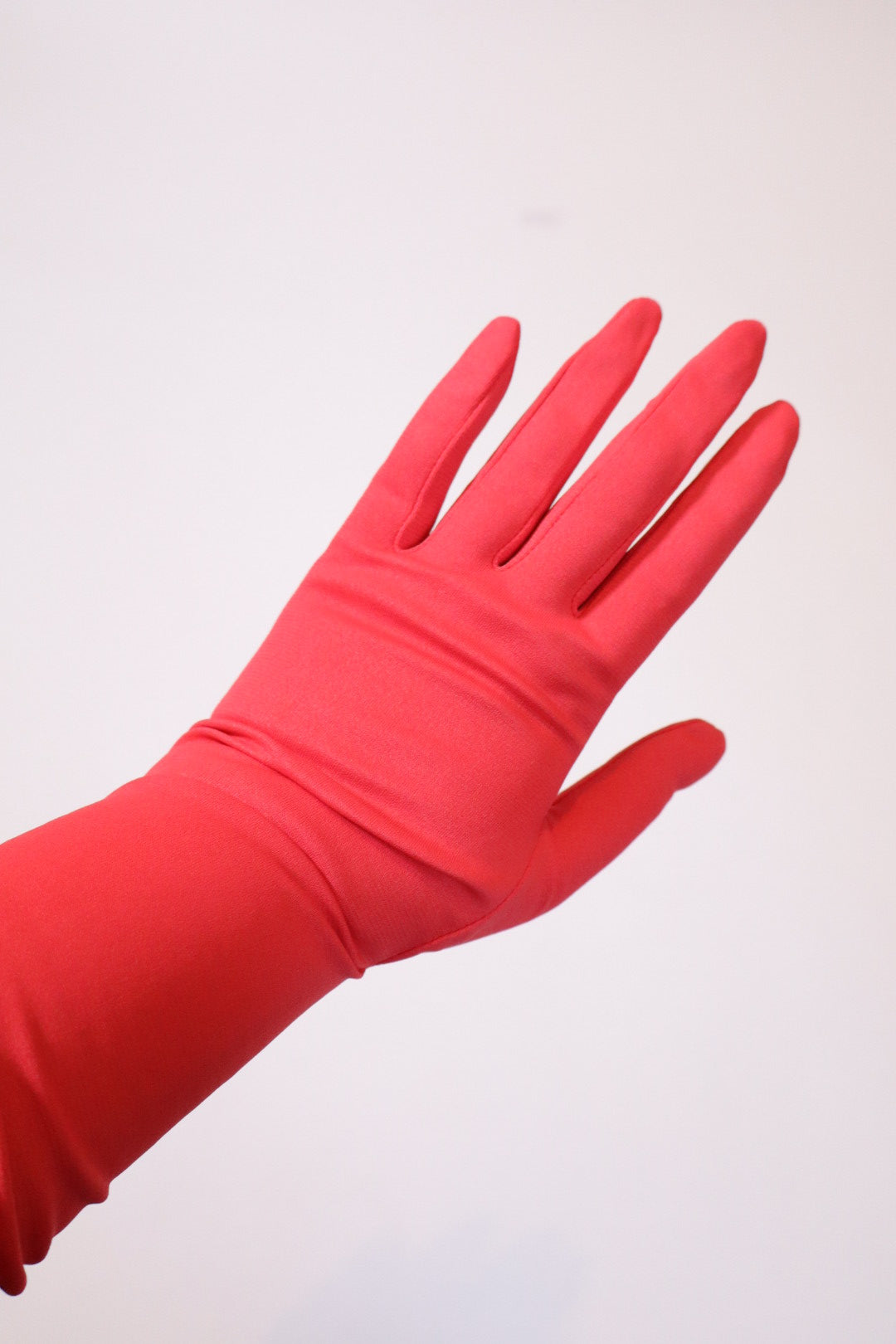 Red deadstock 1960’s gloves, size 7