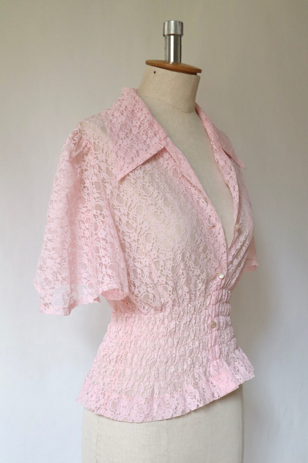 1980’s pink lace top size XS to M