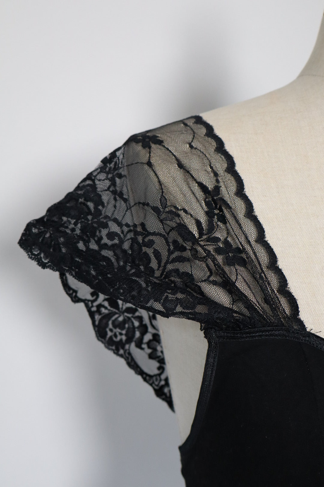 Black body with lace by Simone Perele size L