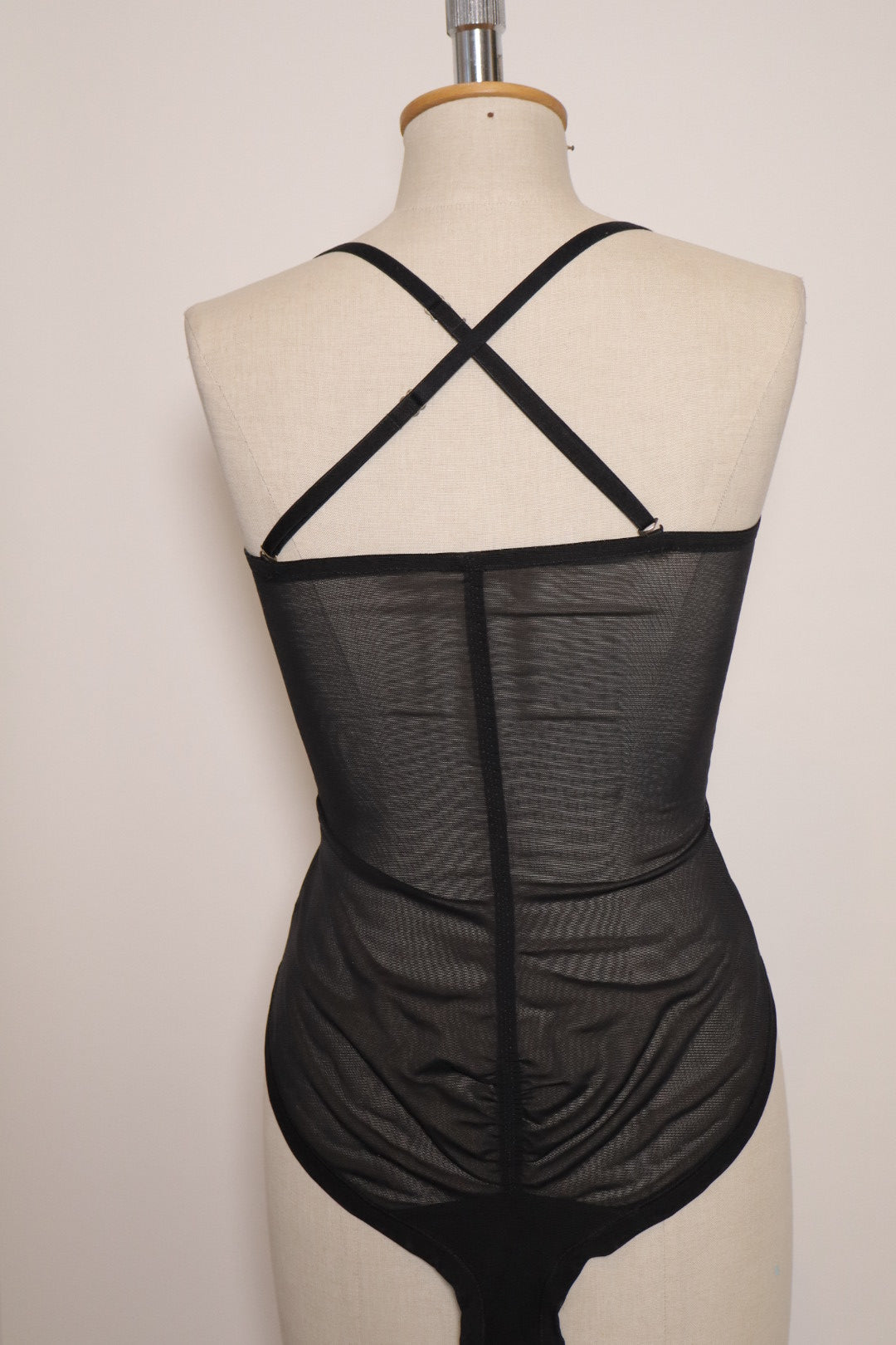 Black body with lace details size M