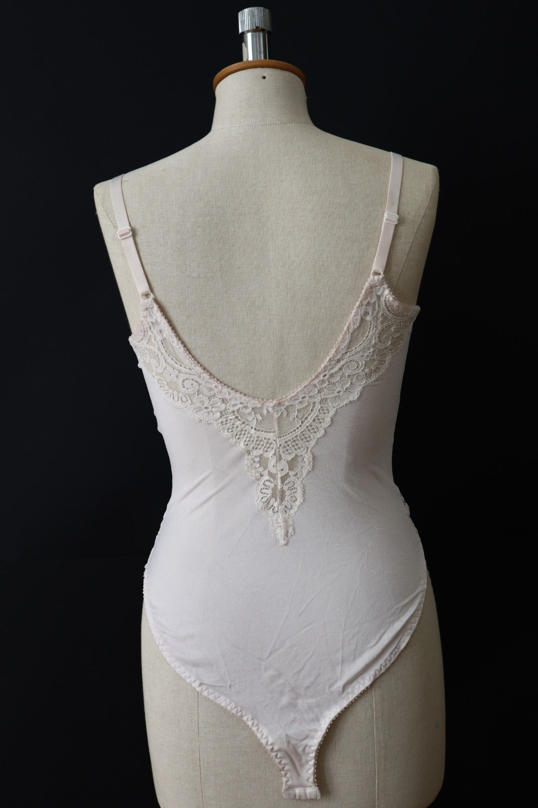 White body with lace details size s / m
