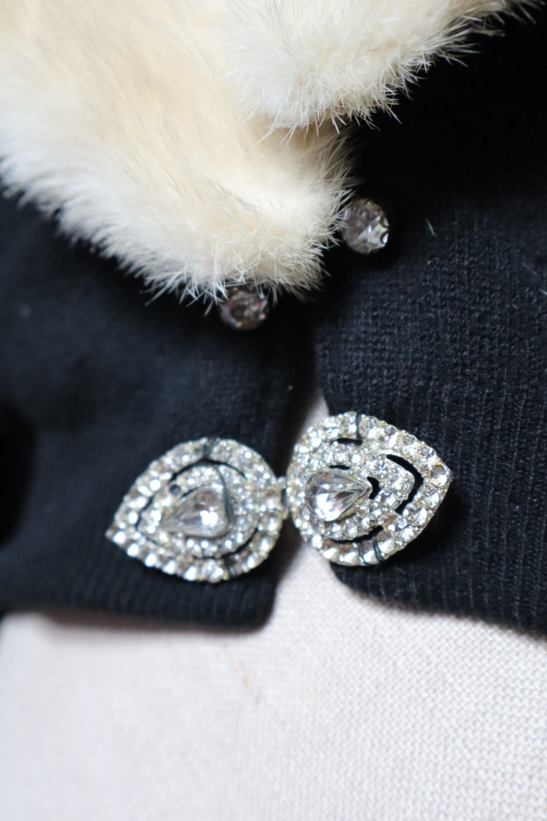 Vintage 1950’s cardigan with mink fur collar - size S to L