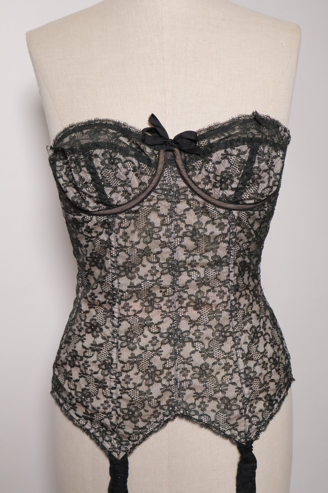 Rare 1955’s bustier by the French lingerie brand ‘Star’. Size FR90B / EU75B / US34B