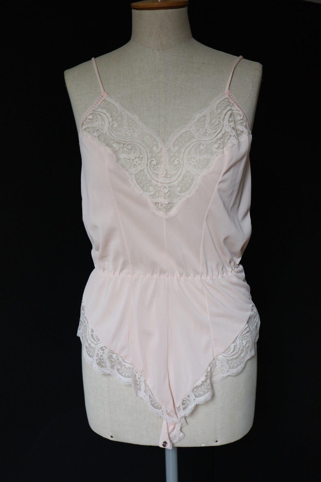Soft pink 1980’s body with lace details