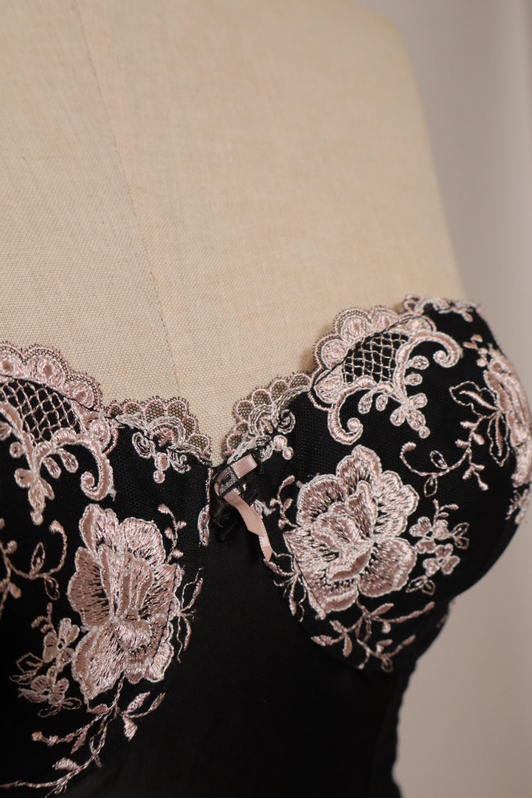 Black bustier with pink lace flower details, size M - C cup