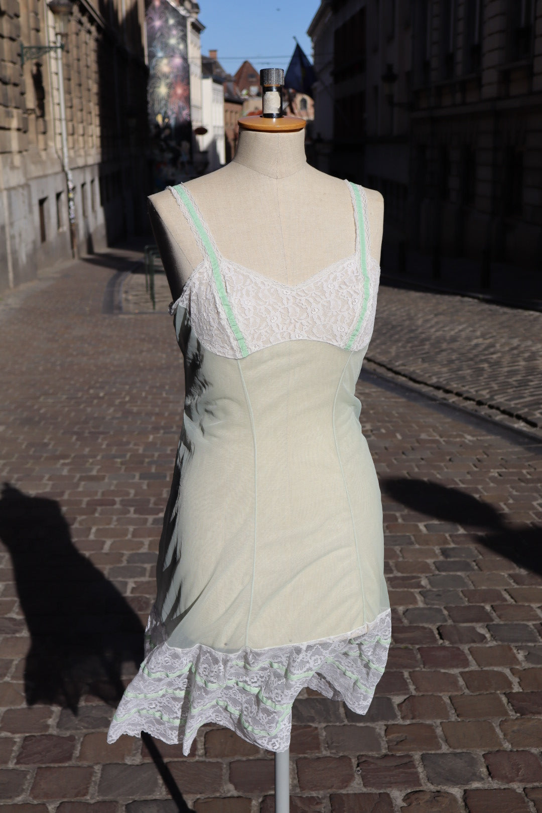 1950’s soft green slipdress with lace size M