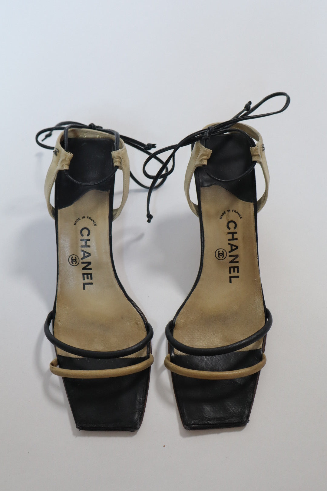 Chanel leather strappy heels black&crème, cc logo on the sides - size 39.5 (us 8.5)