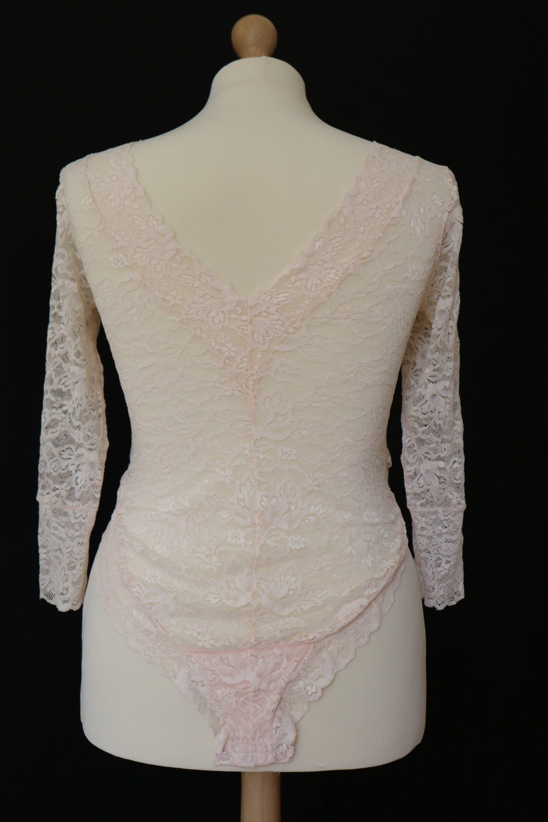 1970’s soft pink lace body with sleeves size Large
