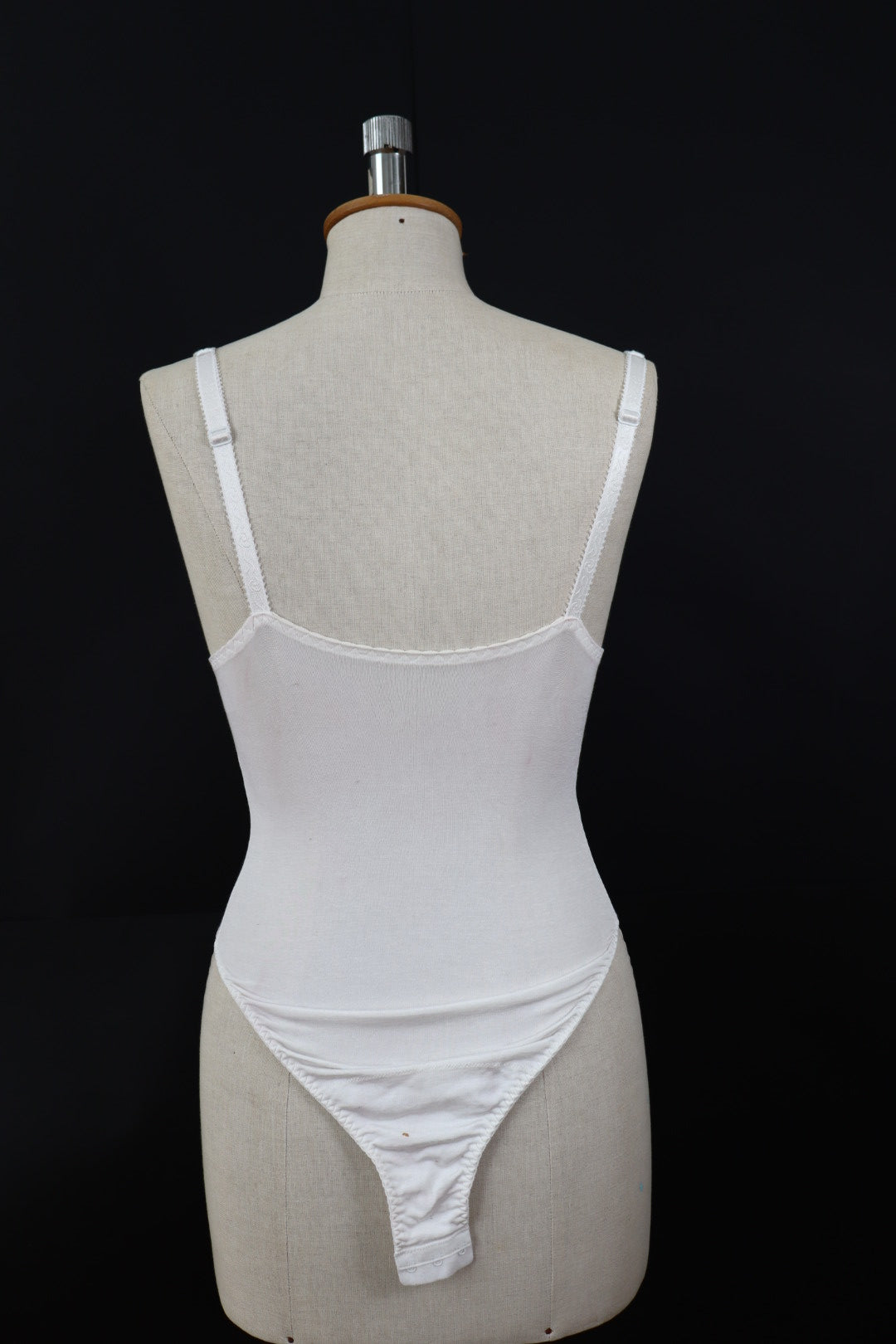 White body with lace cups by the French lingerie brand Rosy size us32b / eu70b / fr85b