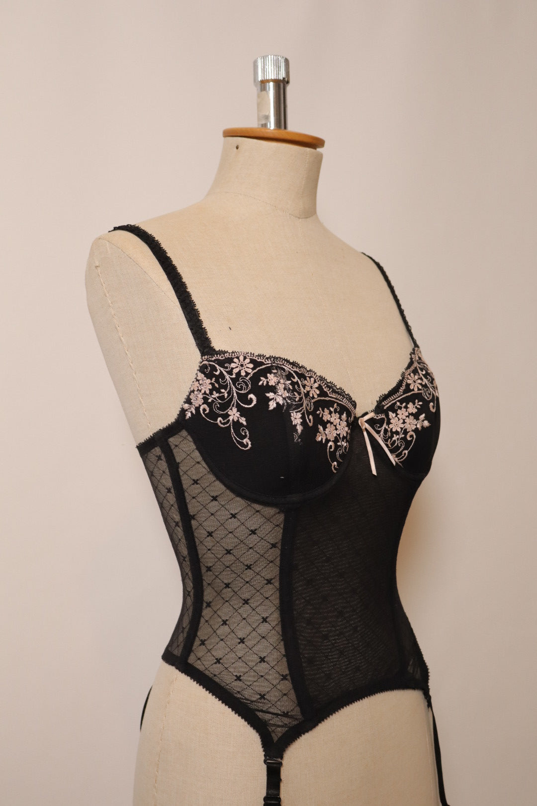 Black bustier with pink lace details size S