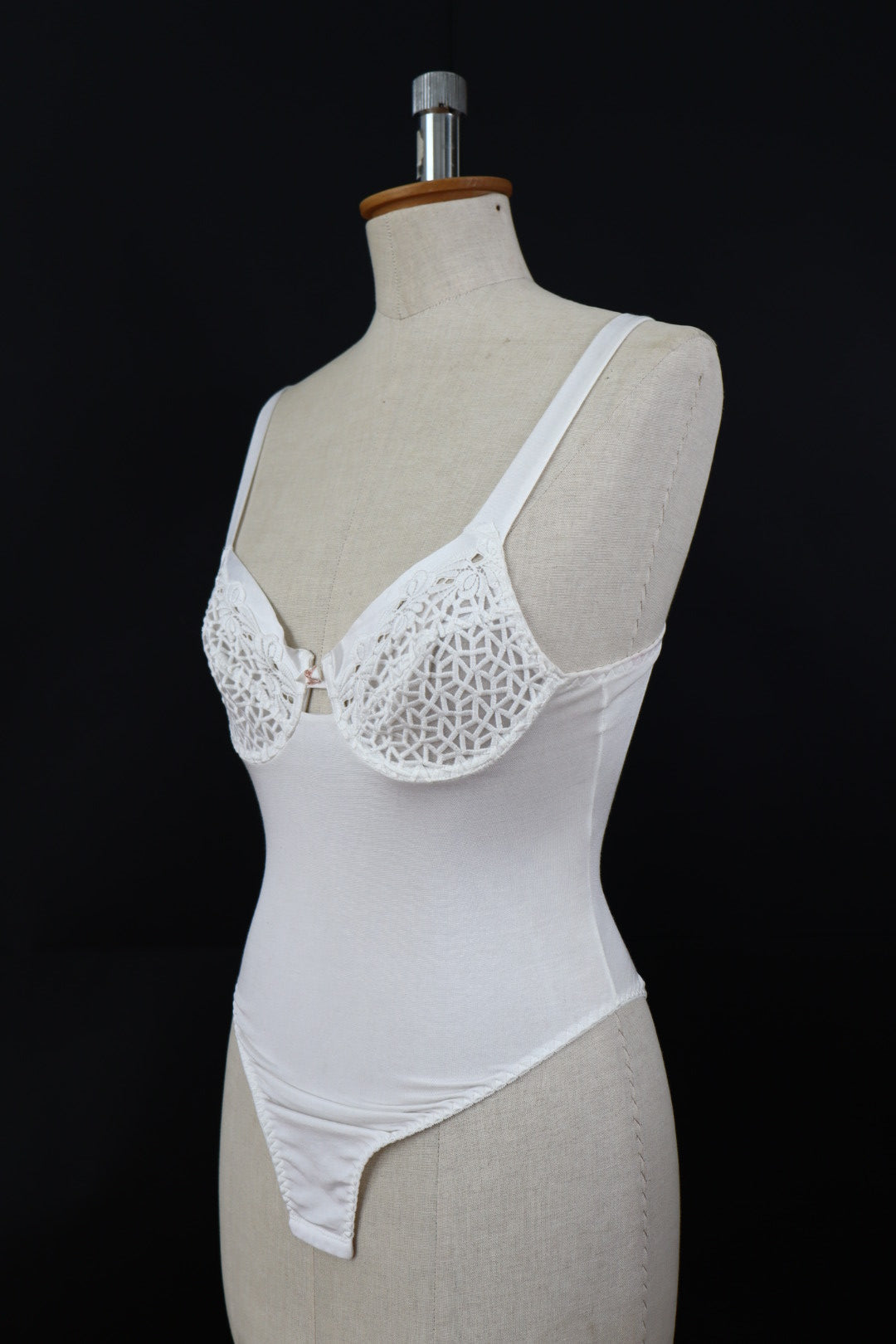 White body with lace cups by the French lingerie brand Rosy size us32b / eu70b / fr85b