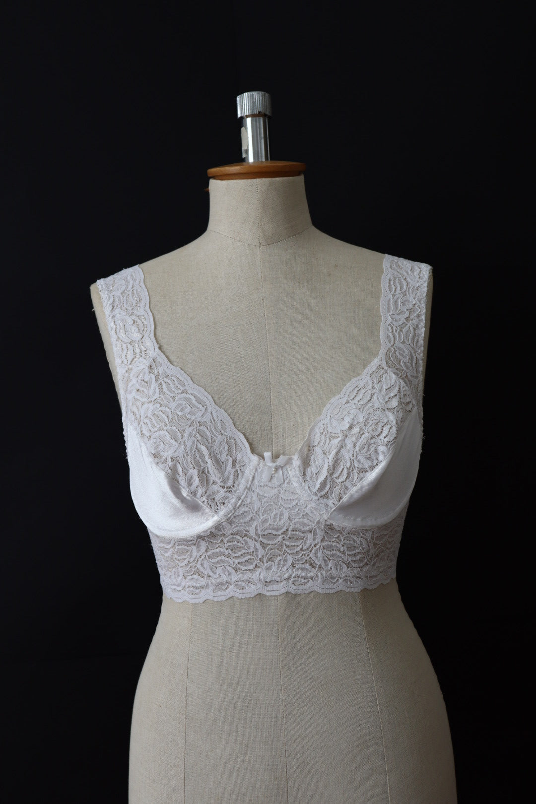 White lace bralette size FR90B /EU75B / 34B Made in Spain