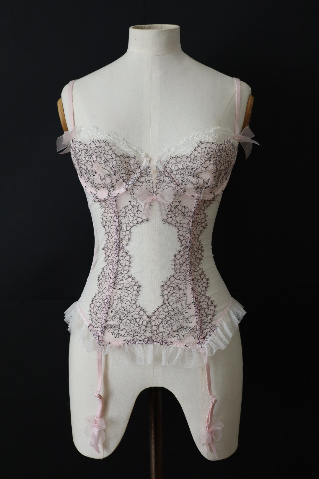 Victoria’s Secret bustier soft pink black lace (eu75B / fr90B / us34B )