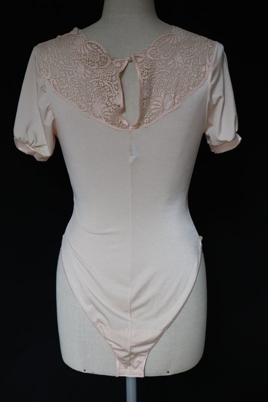 1980’s satin body with lace details ballet style size M