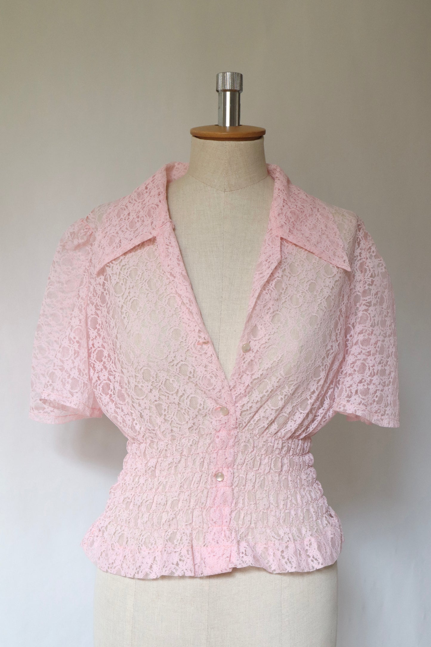 1980’s pink lace top size XS to M