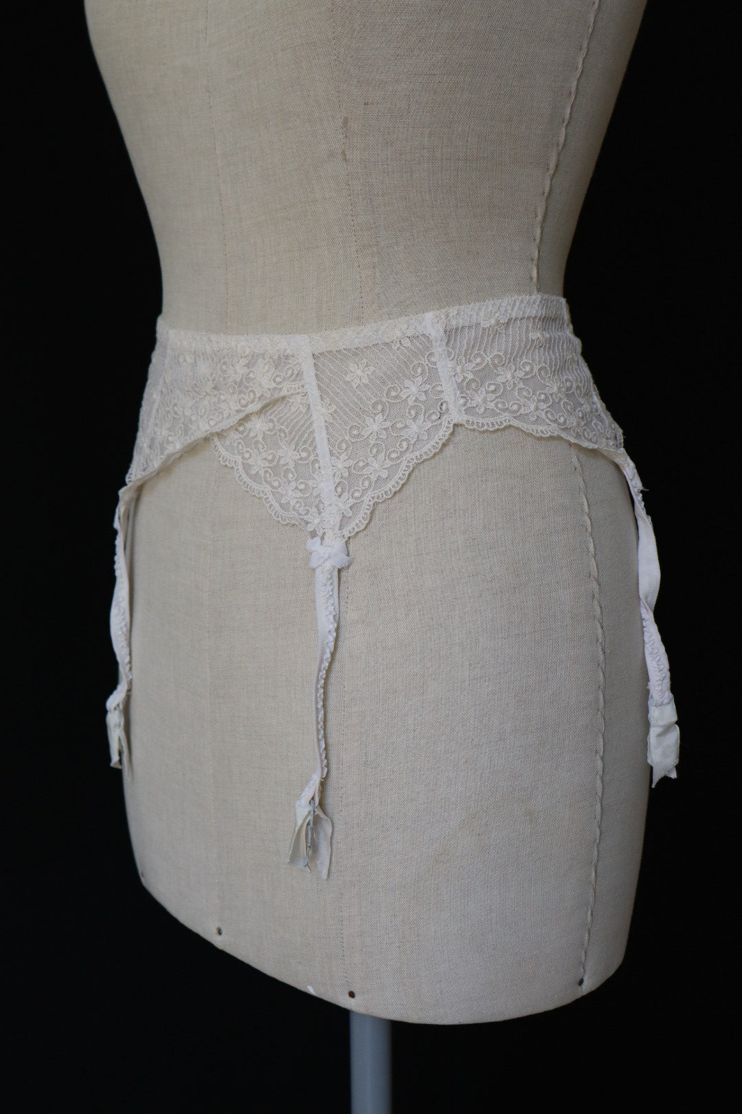 Christian Dior White lace jartelles size M