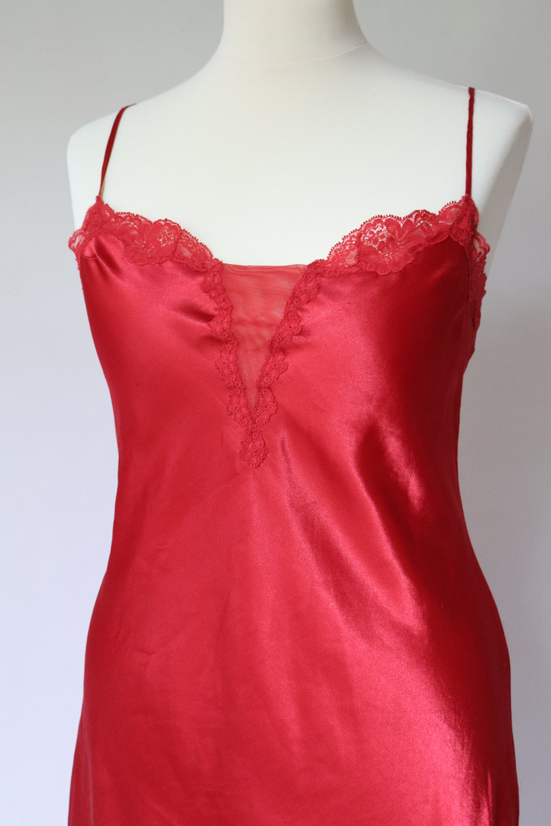 Red satin long slipdress size XXL with open back and lace details