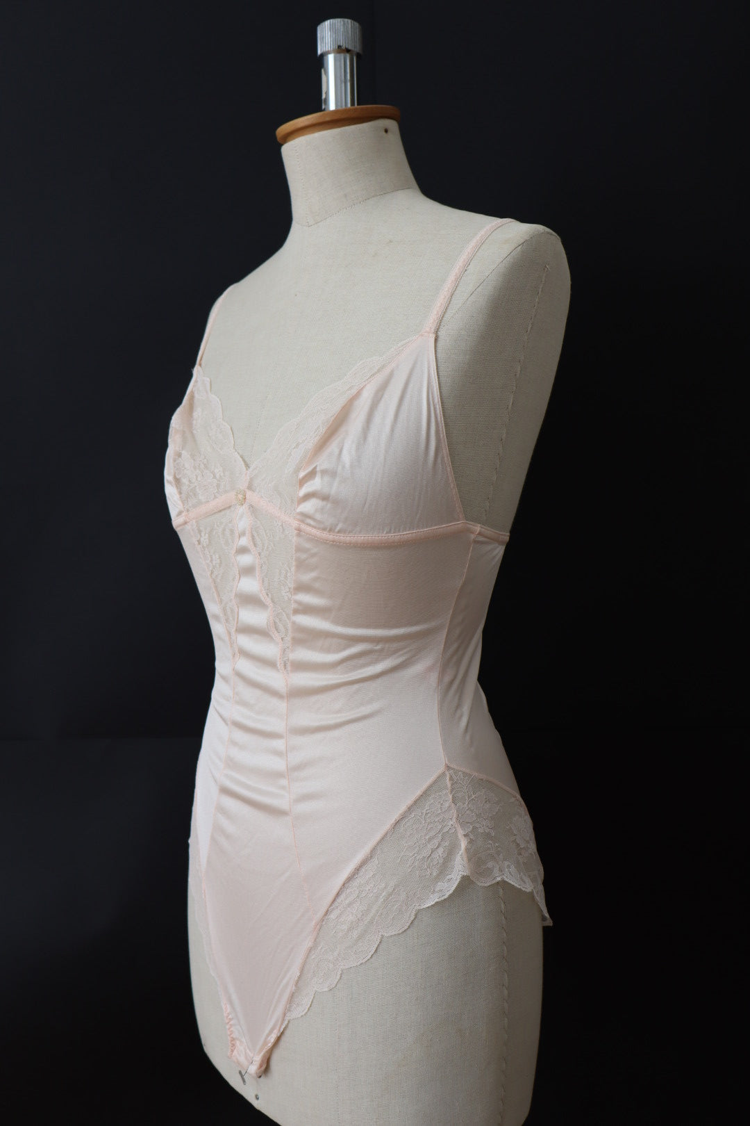 Soft pink body with lace details size small