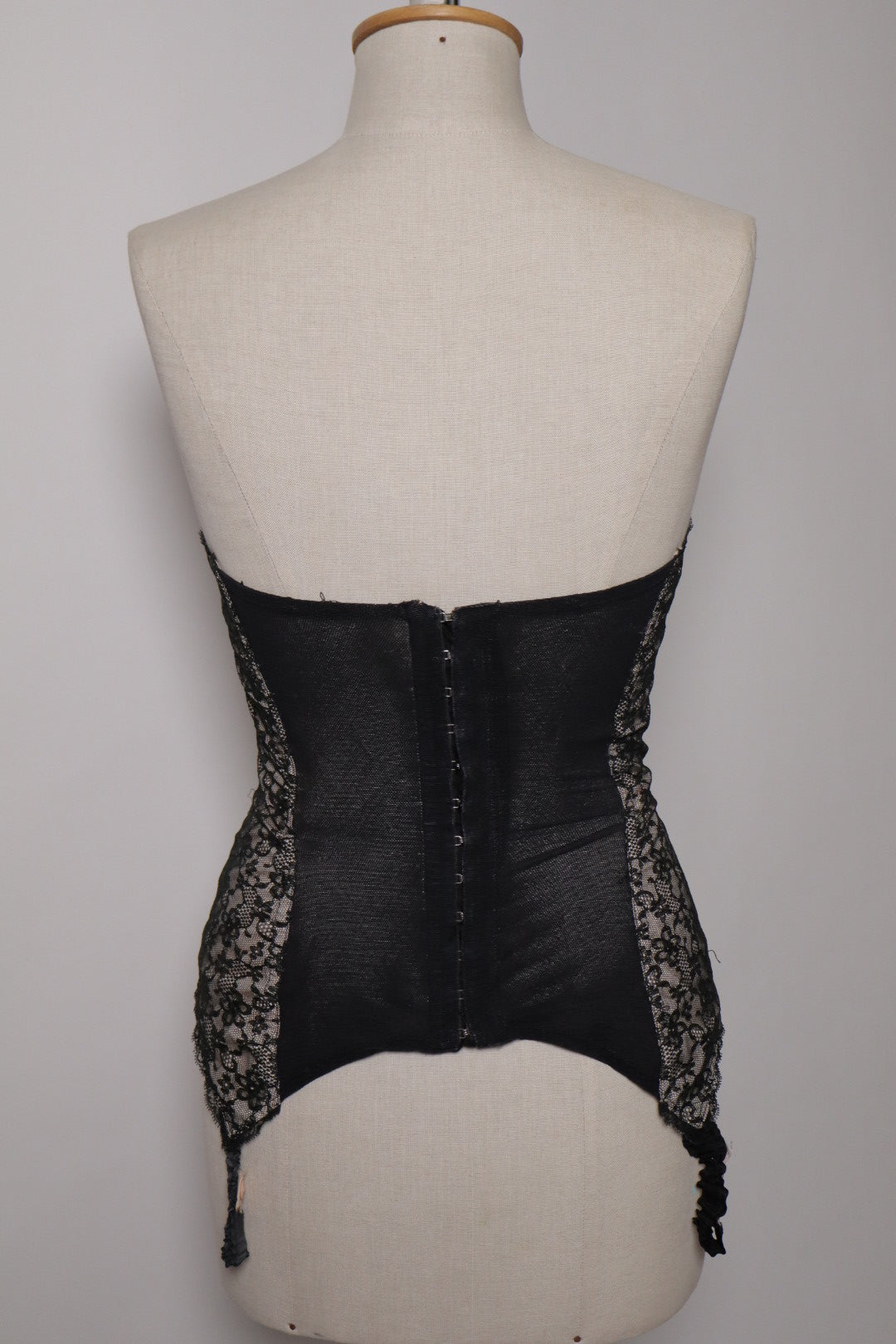 Rare 1955’s bustier by the French lingerie brand ‘Star’. Size FR90B / EU75B / US34B