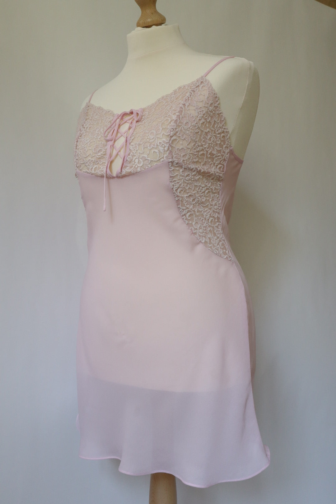 Soft pink see trough slipdress with lace size L/XL