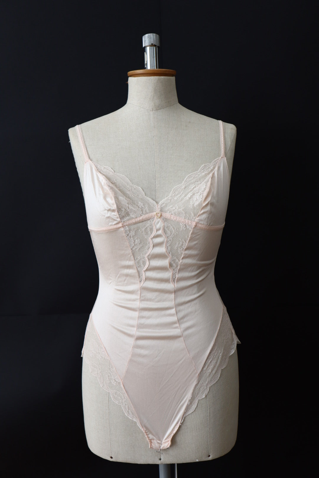 Soft pink body with lace details size small