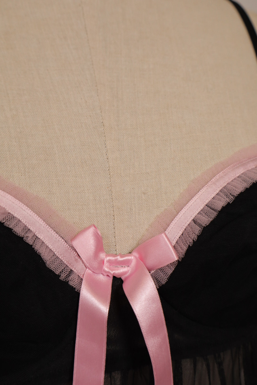 Y2K babydoll size M black with pink bow