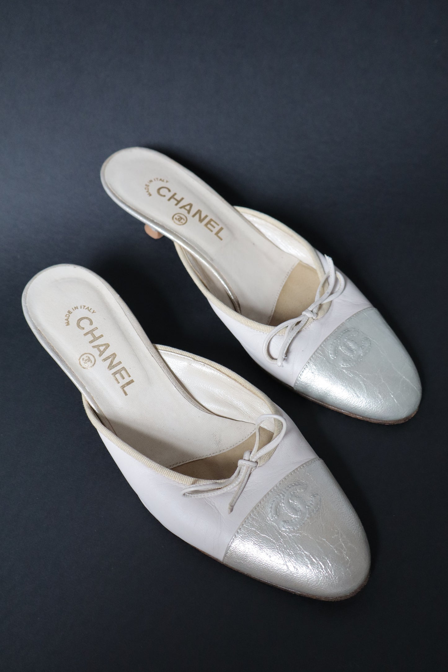 Chanel soft pink/silver CC kitten heel mules size 38.5 (us8)