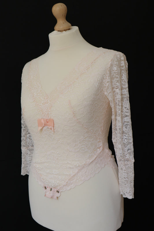1970’s soft pink lace body with sleeves size Large