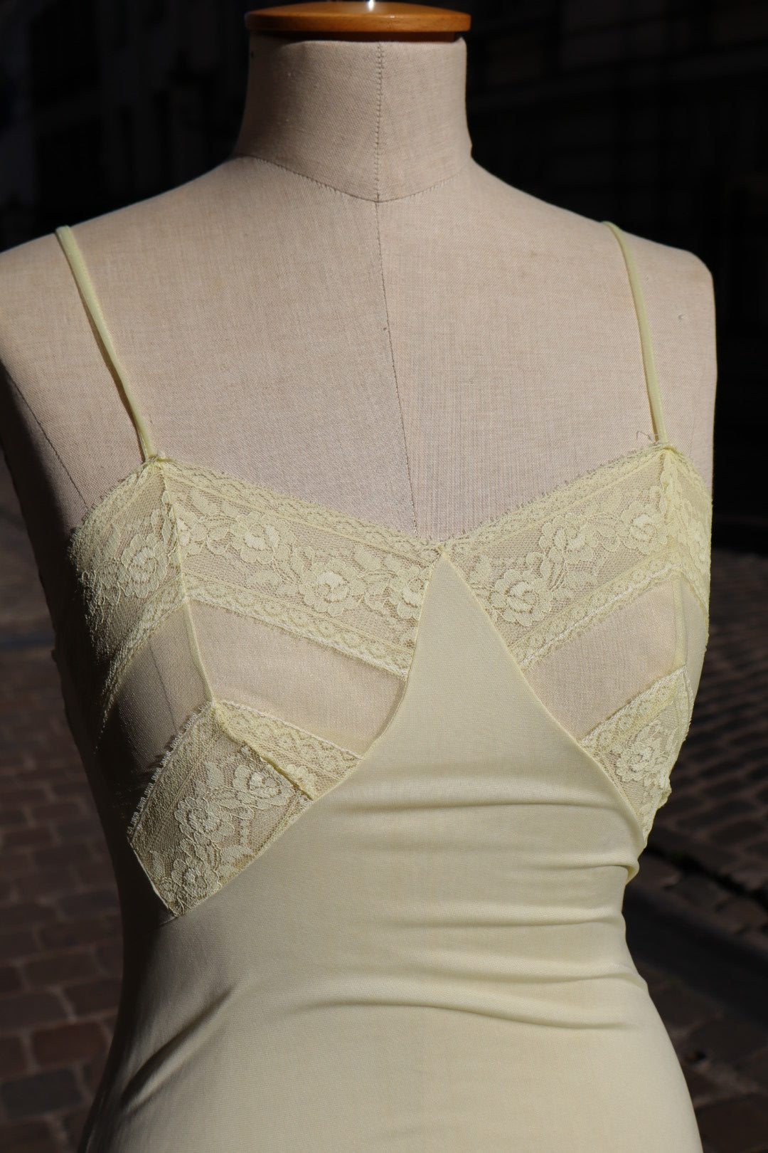 Butteryellow 1950’s slipdress size S with lace