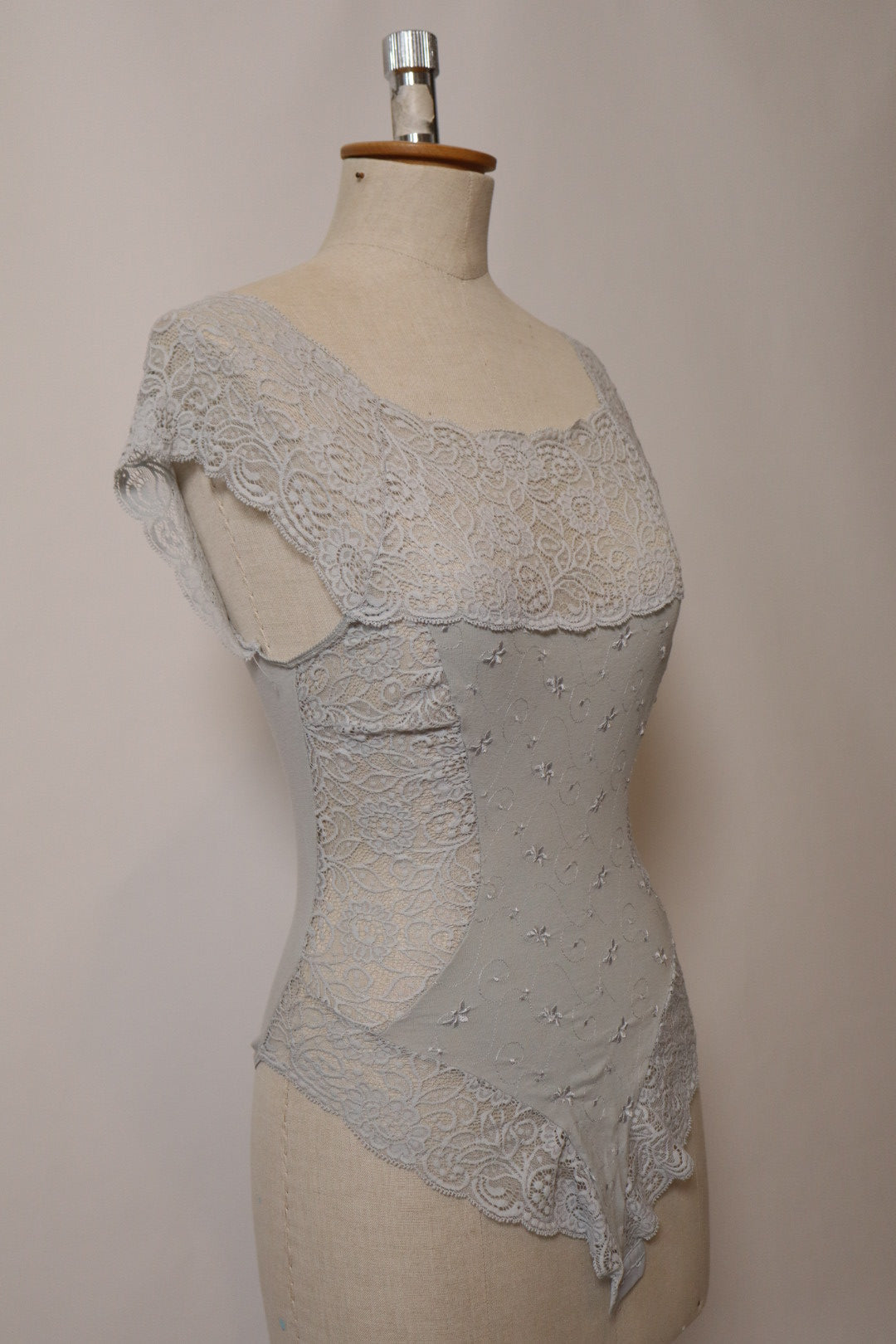 Soft blue / gray lace body with embroidered flowers size M - L