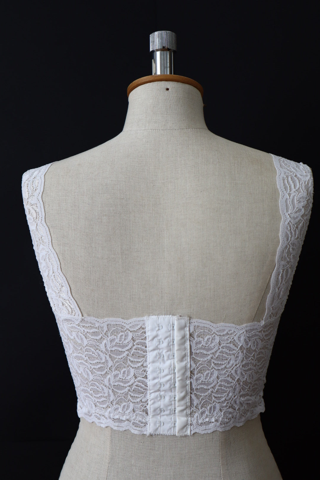 White lace bralette size FR90B /EU75B / 34B Made in Spain