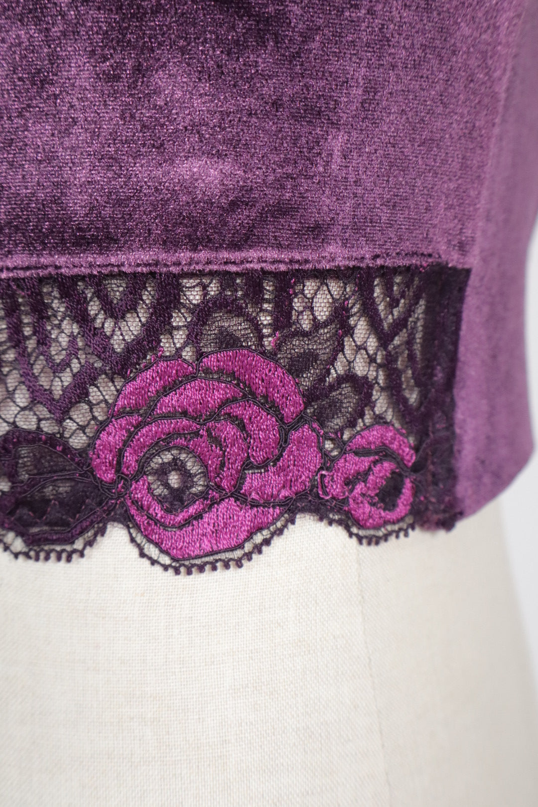 Plum purple velour bustier with lace details by Aubade size M