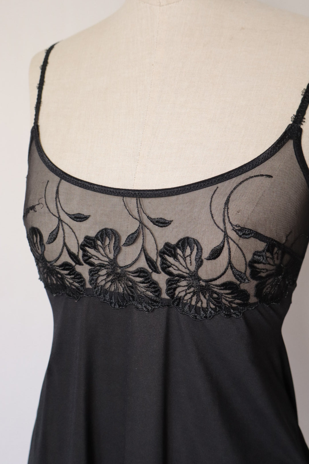 Black slipdress with lace and embroidered flowers size M