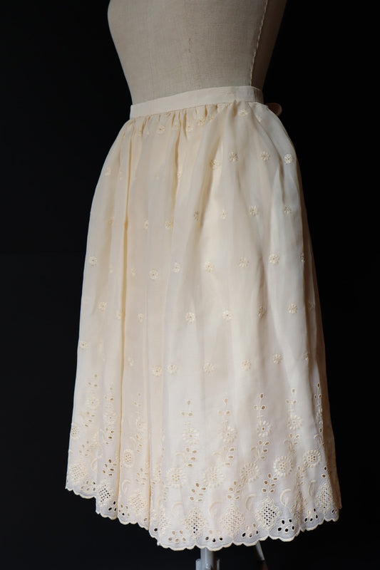 1950-1960’s handmade skirt with bow in the back - size S