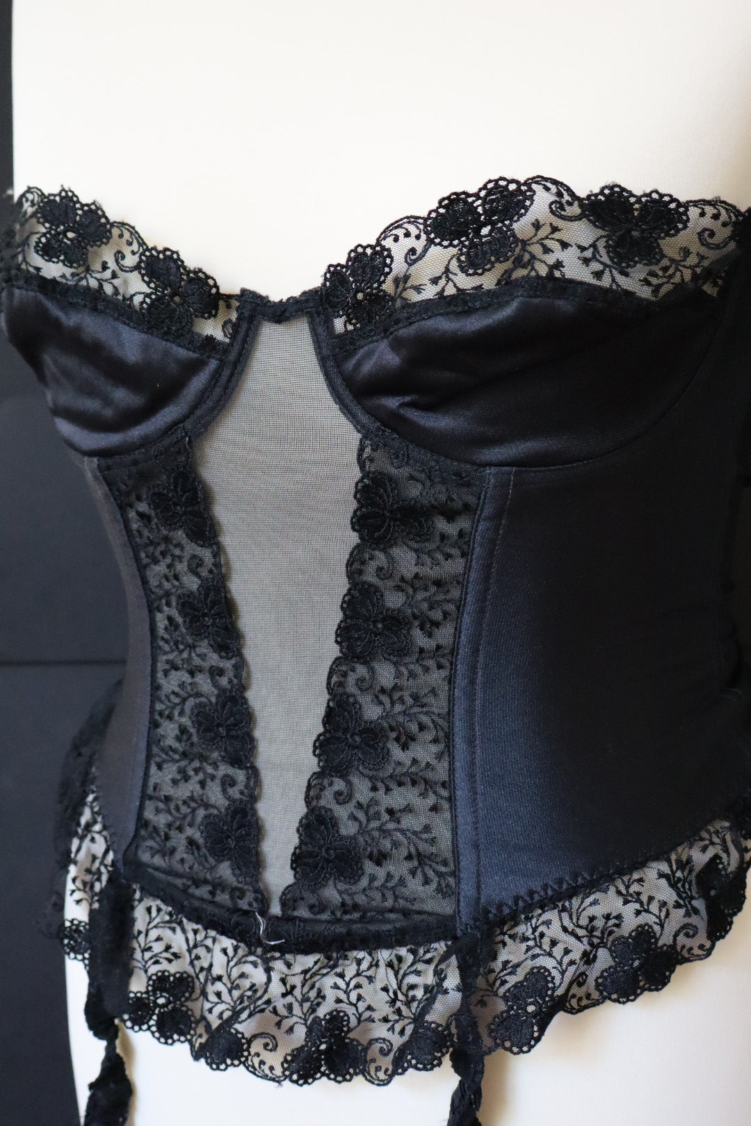 Black lace bustier size Large FR95C / EU80C / US36C, made in France