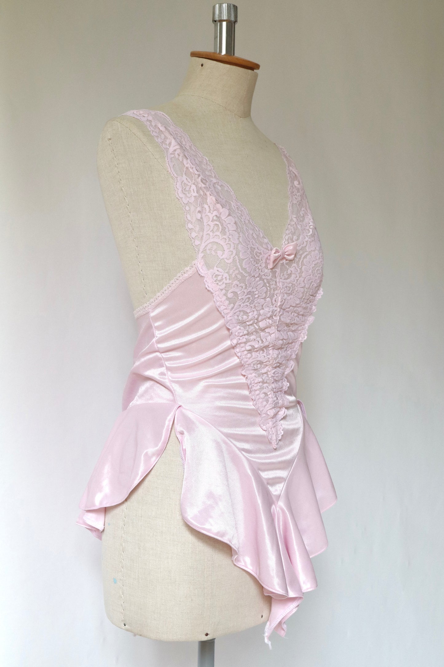 1980’s pink body ballet style with lace details size L - XL