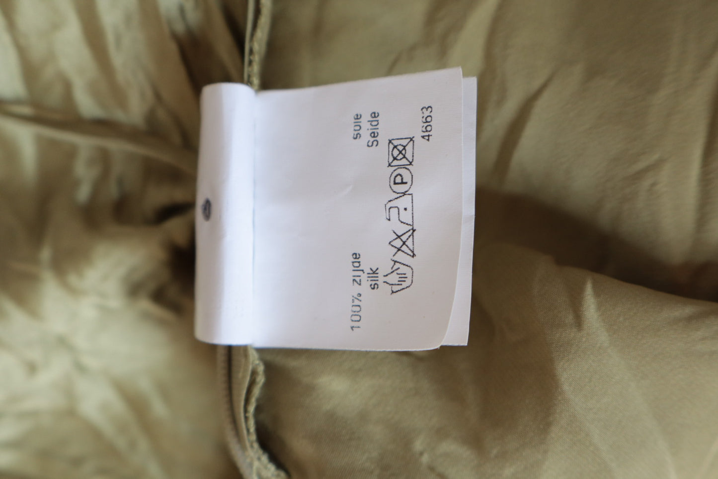 100% silk wrinkled olive top size 38 - medium