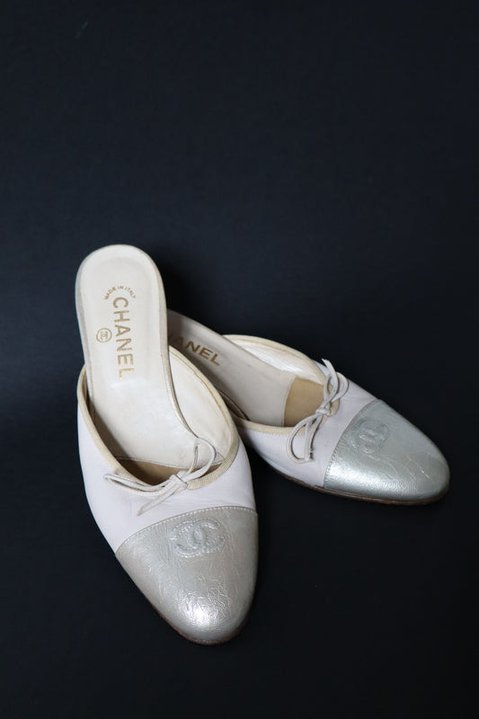 Chanel soft pink/silver CC kitten heel mules size 38.5 (us8)