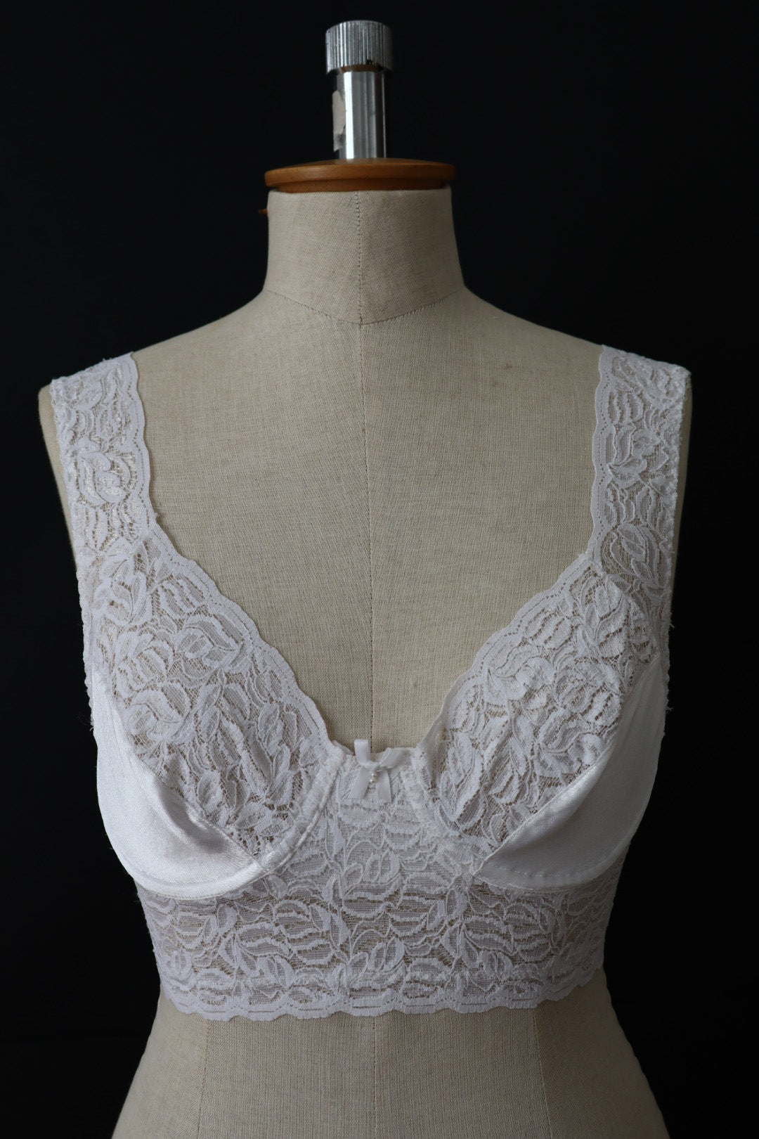 White lace bralette size FR90B /EU75B / 34B Made in Spain