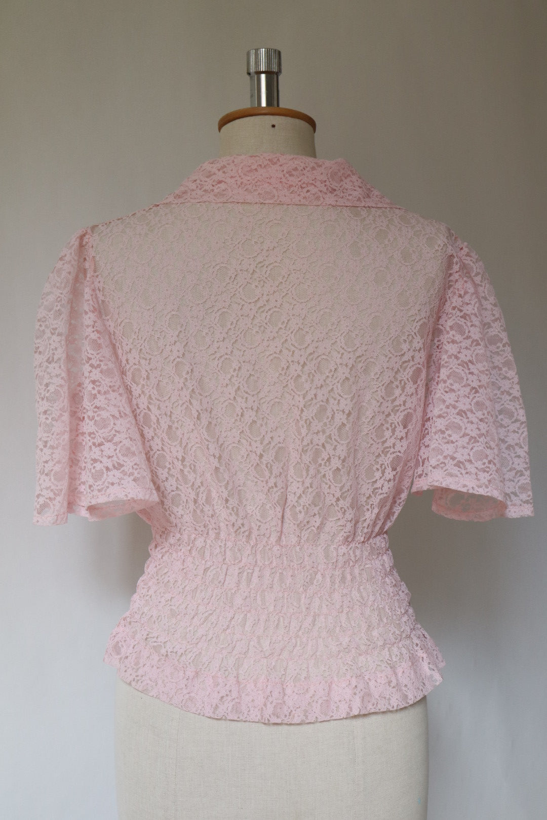 1980’s pink lace top size XS to M