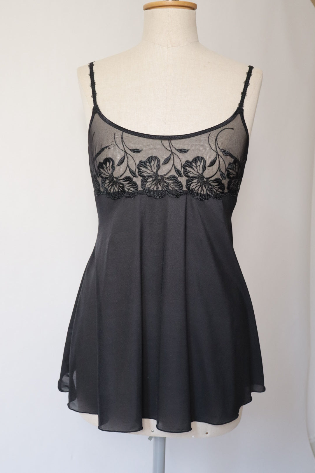 Black slipdress with lace and embroidered flowers size M