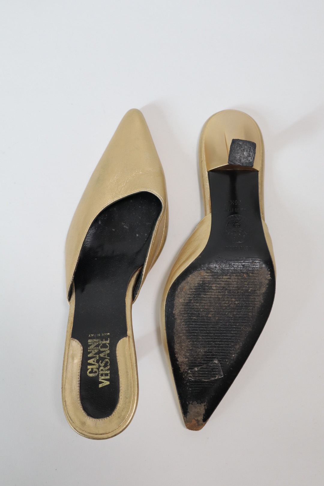 Gold 1990’s Gianni Versace heels size eu35.5 / us5 (also fits for a size 36)