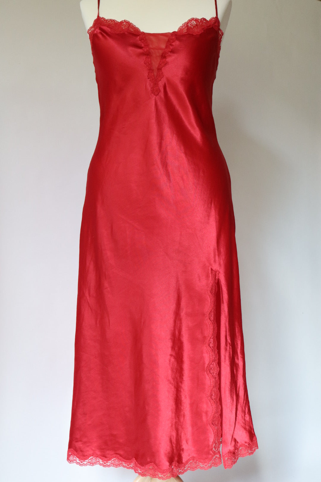 Red satin long slipdress size XXL with open back and lace details