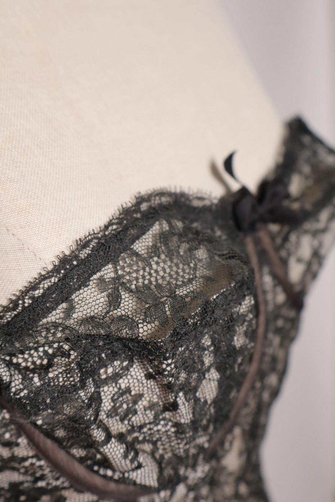 Rare 1955’s bustier by the French lingerie brand ‘Star’. Size FR90B / EU75B / US34B