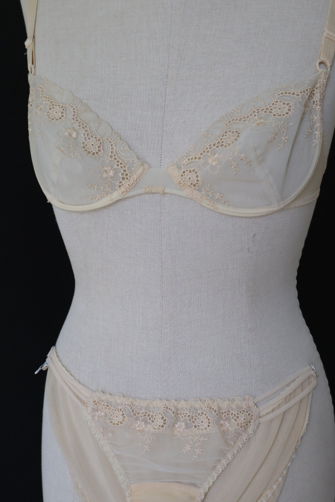 Christian Dior lace lingerie set size S (eu70B - fr85B - us32B)