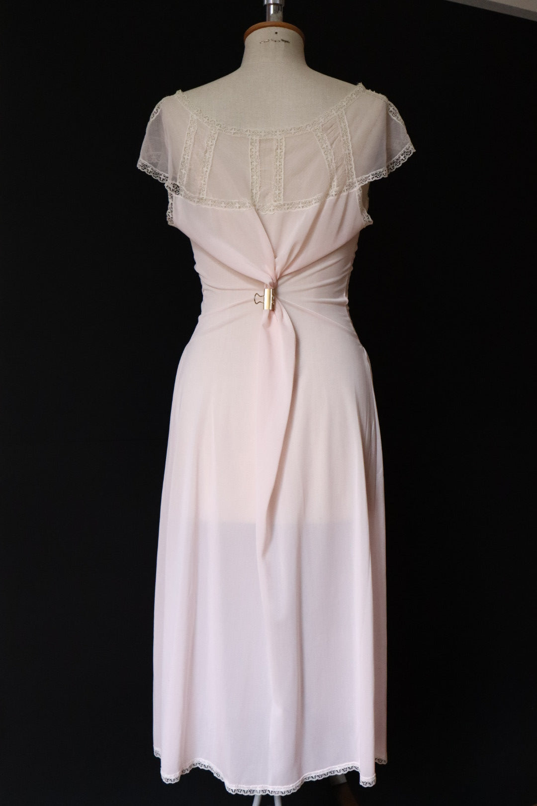 Delicate 1950’s soft pink transparent long slipdress size L