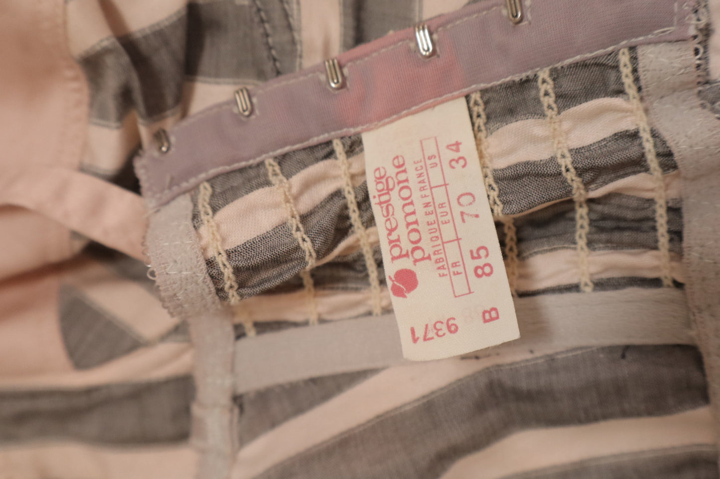 Striped 1970’s bustier size EU70B / FR85B / US34B