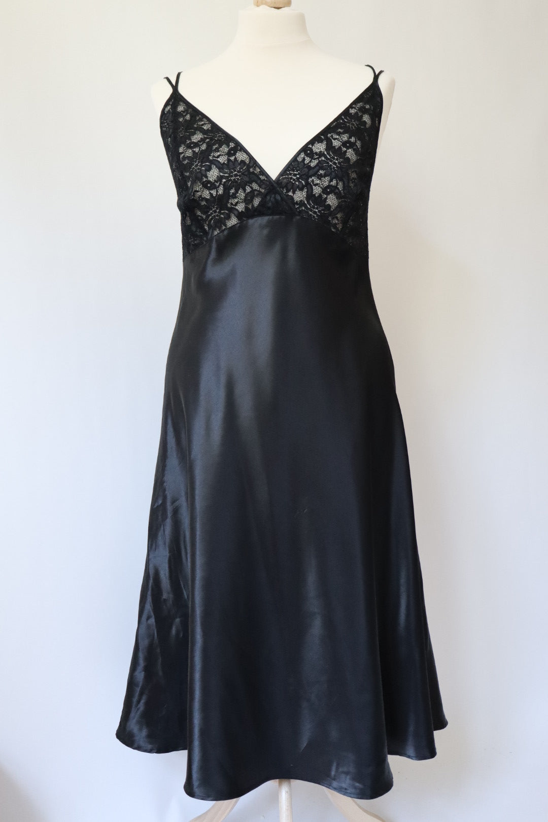 Black 1990’s slipdress with lace details and crossed straps in the back size XXXL