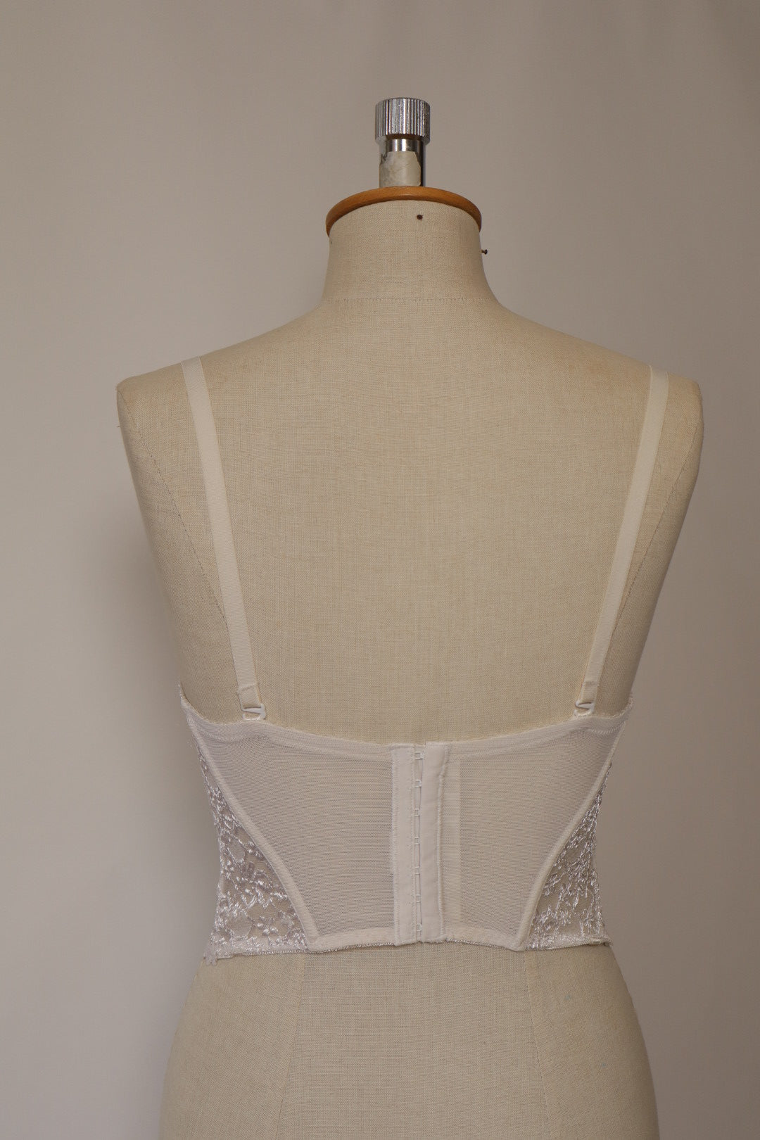 White lace bustier size eu75b / fr90b / us34b